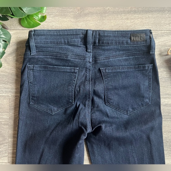 Paige manhattan mid rise luxuriously soft flawless fit slim boot jeans. Size 26 - Picture 7 of 13